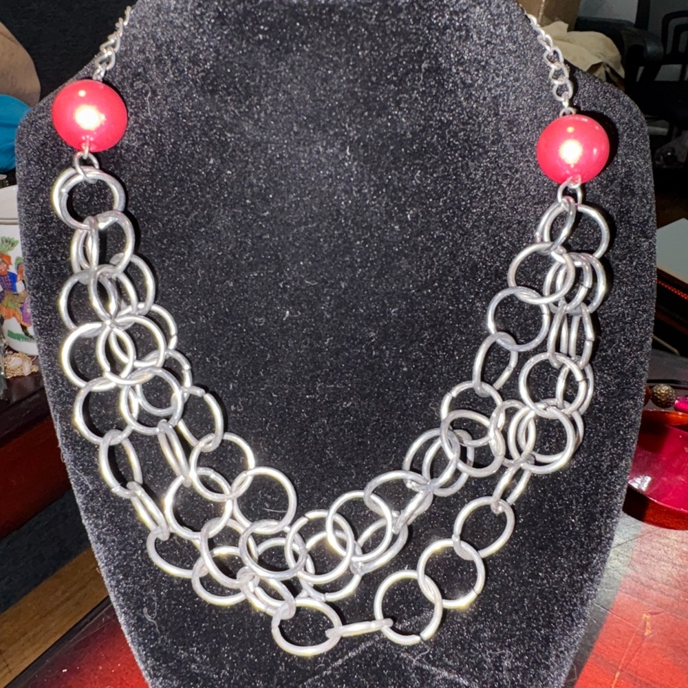 Elegant Silver and Red Chain Necklace